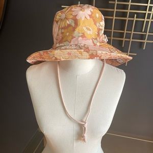 Billabong x The Salty Blonde Far Out Bucket Hat
